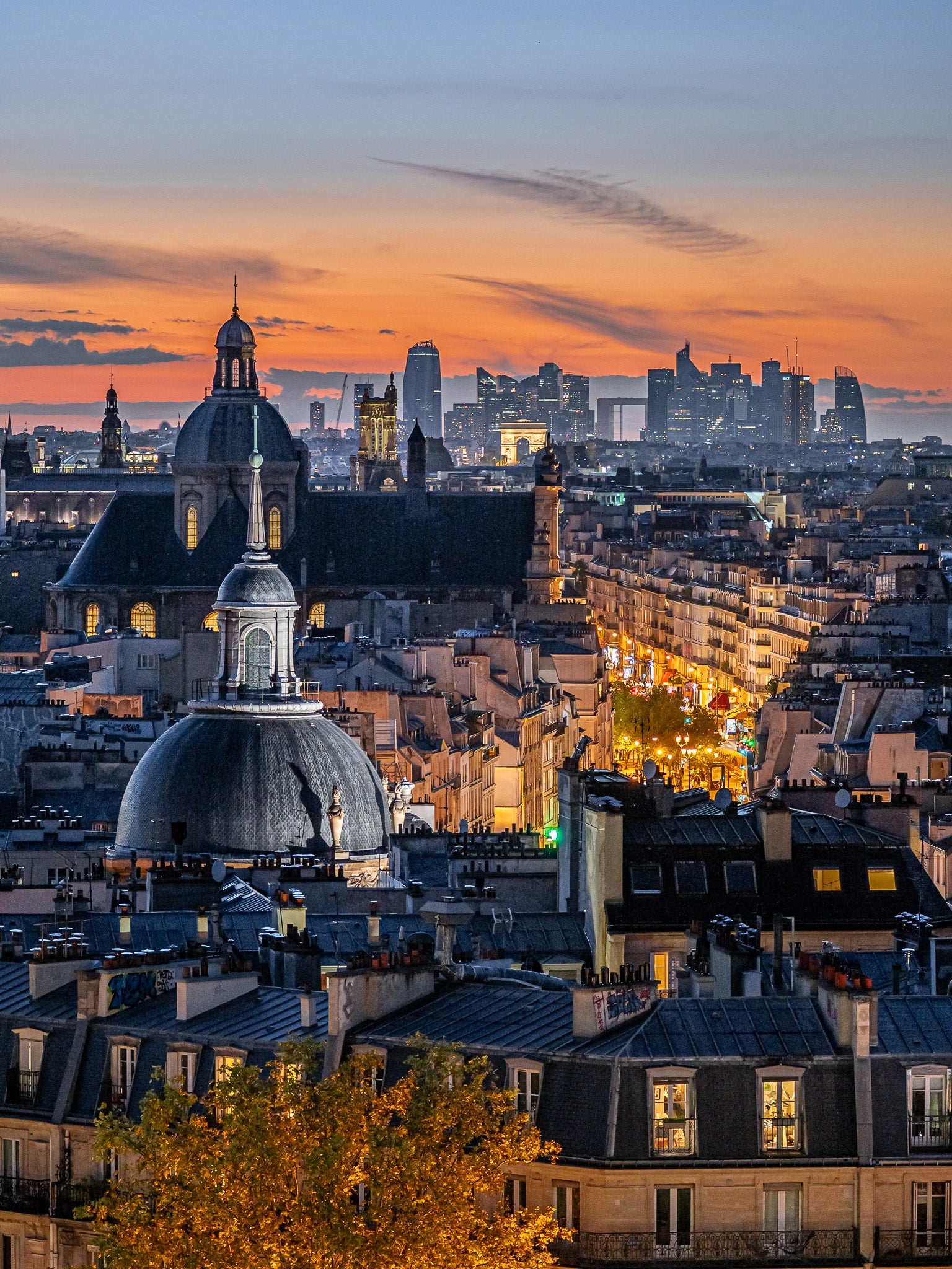 Entre zinc et lumière dorée - Photographie par Argilier