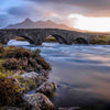 La montagne sur le pont - Photographie par Castes