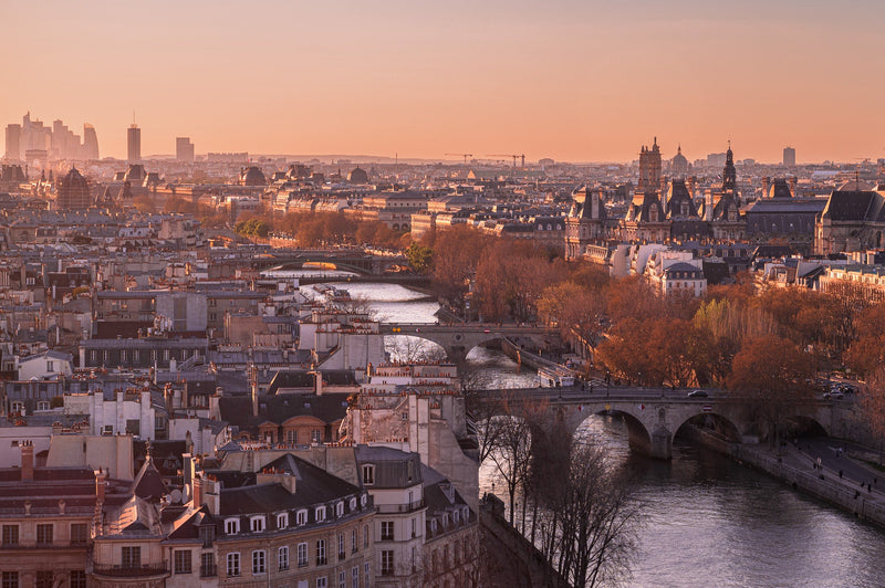 Les ponts de la Seine sous un ciel doré - Photographie par Argilier